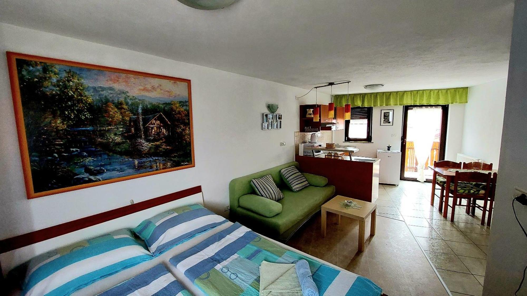 Apartments Krn Drezniske Ravne Bagian luar foto